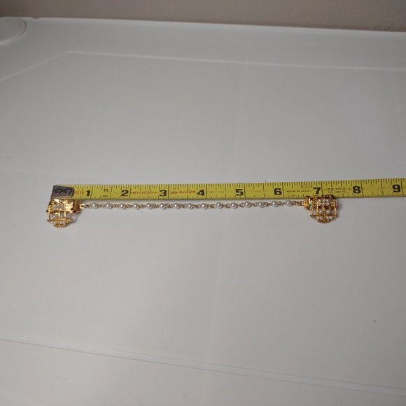 Faux Pearl Trolley Car Cardigan Sweater Clip - Picture 13 of 14